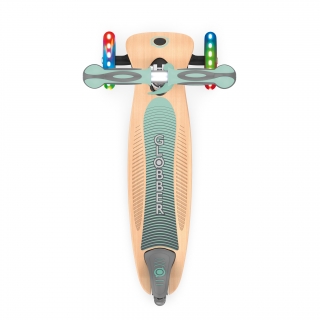 PRIMO-FOLDABLE-WOOD-LIGHTS-3-wheel-with-7-ply-wooden-scooter-deck-and-laser-engraved-sides-on-the-deck_pastel-green thumbnail 3