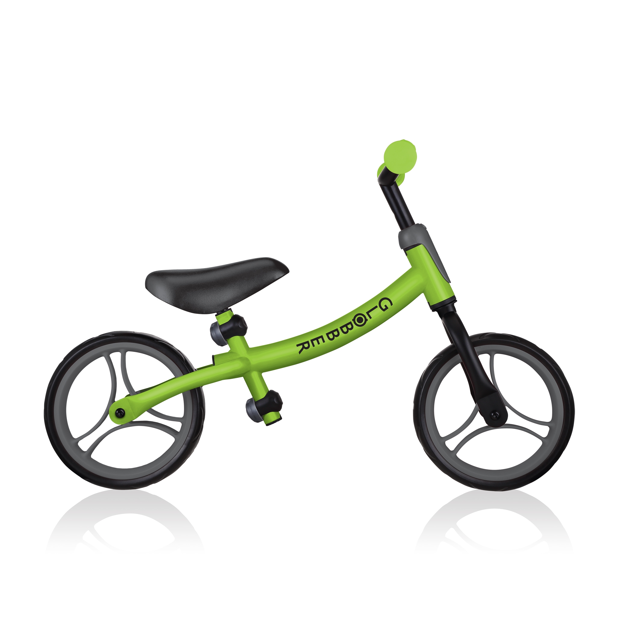 GO-BIKE-balance-bike-low-frame-position 5