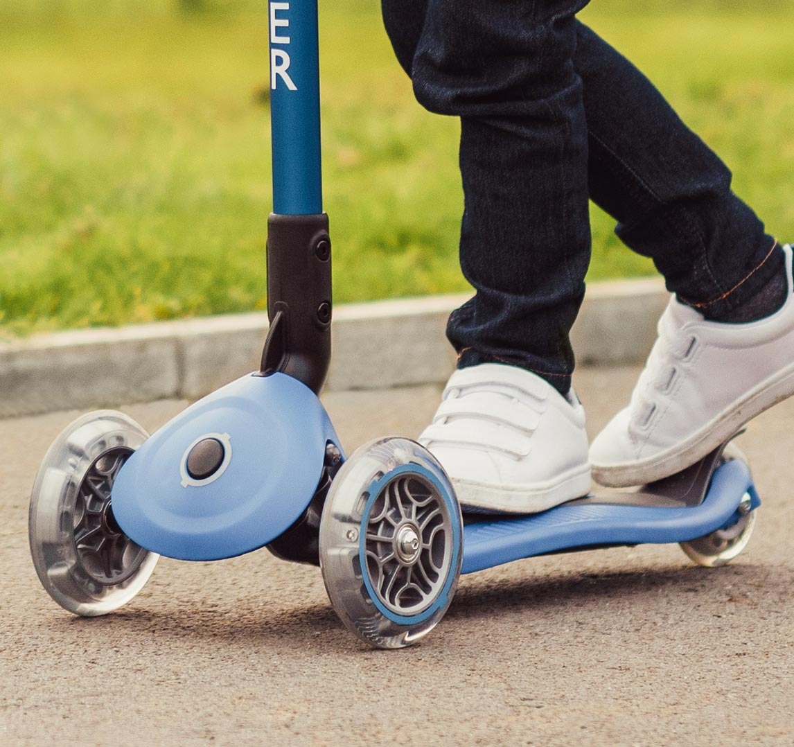 Blue 3 wheel scooter for kids 