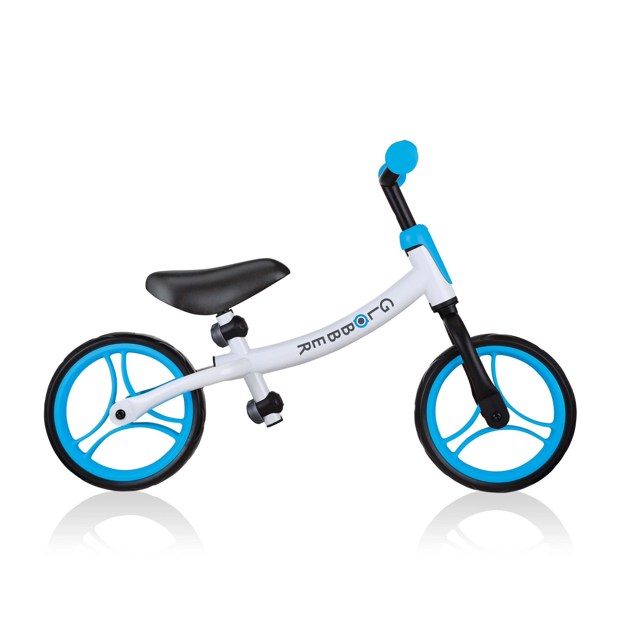 GO-BIKE-balance-bike-low-frame-position 5