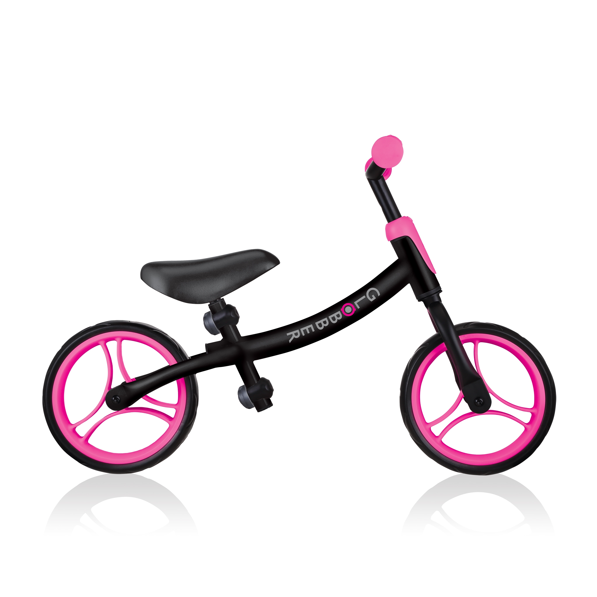 GO-BIKE-balance-bike-low-frame-position 5