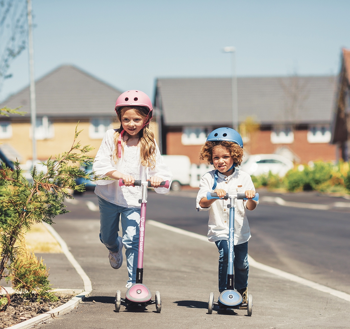 Blue and pink 3 wheel light-up scooter for kids