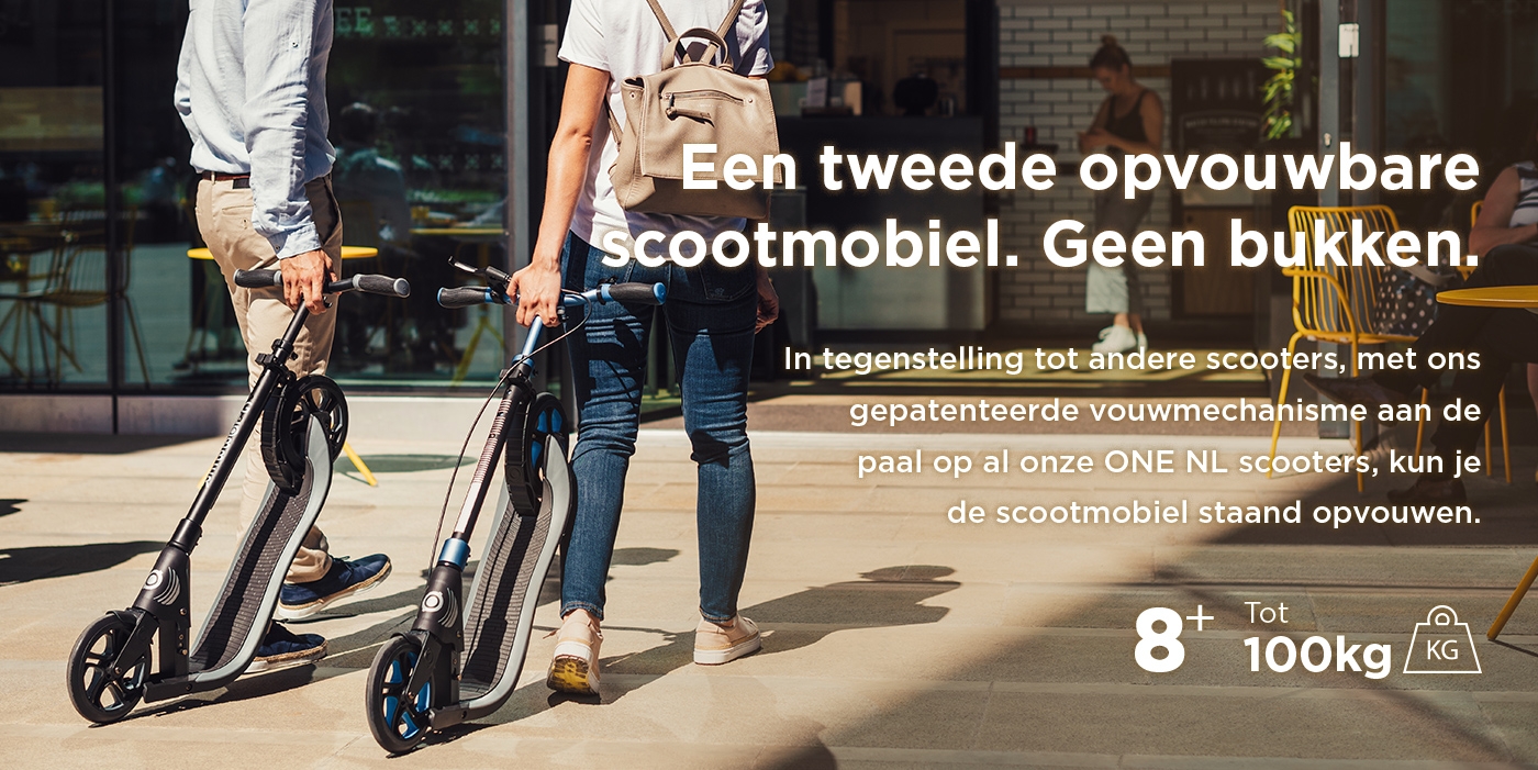 Een tweede opvouwbare scootmobiel. Geen bukken. In tegenstelling tot andere scooters, met ons gepatenteerde vouwmechanisme aan de paal op al onze ONE NL scooters, kun je de scootmobiel staand opvouwen. 