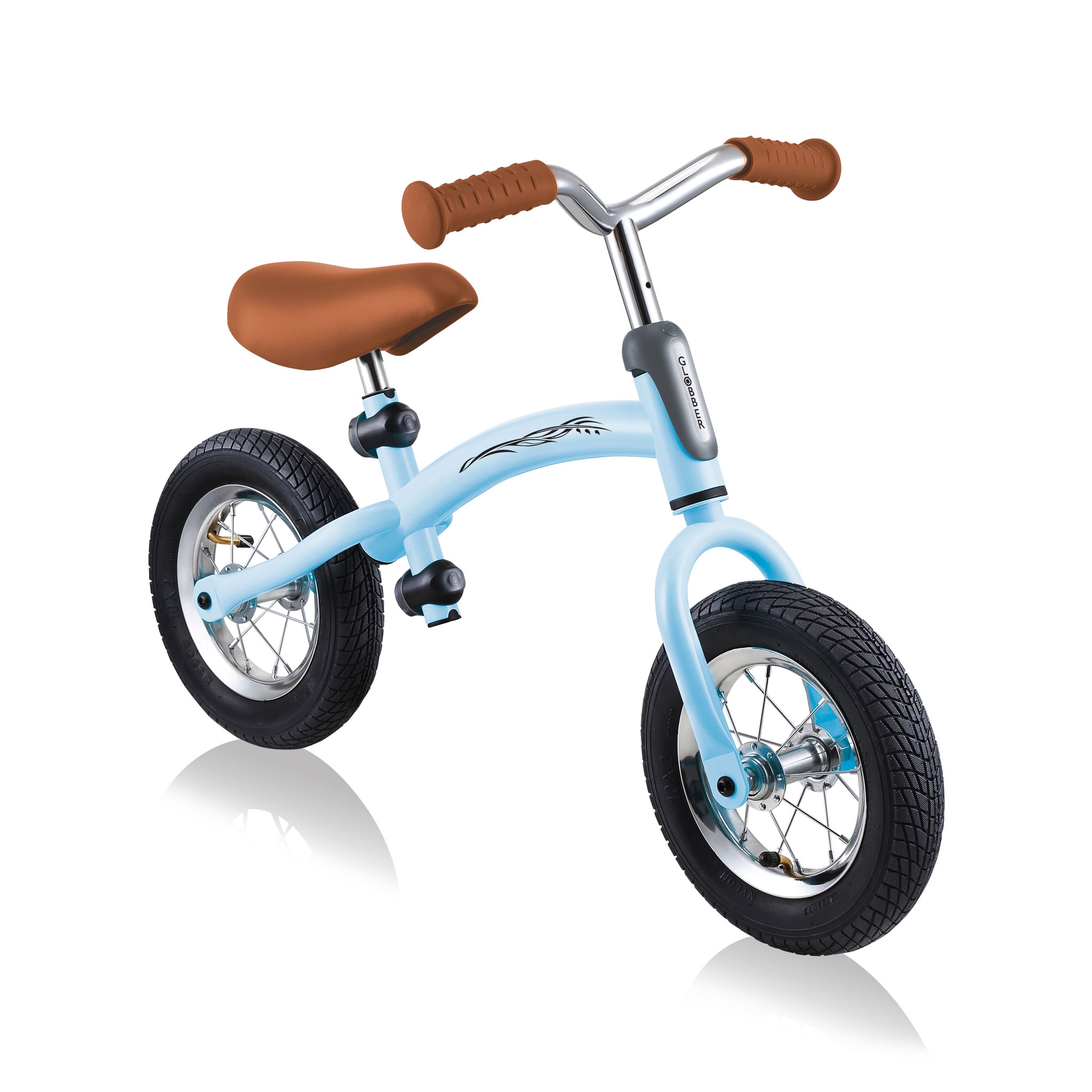 Balance bike with air tyres clearance