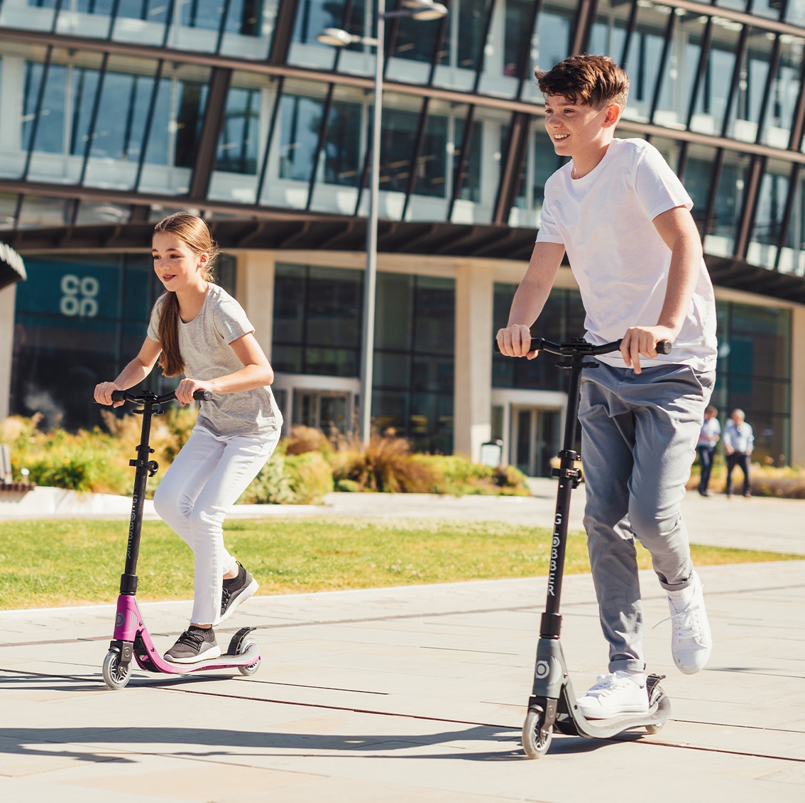 Breite Lenkstange für eine bequeme Fahrt