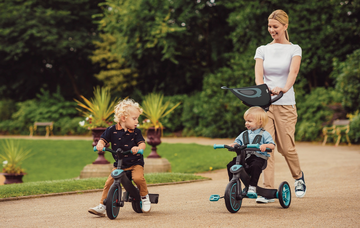 Un tricycle sécurisé pour les parents et les tout-petits