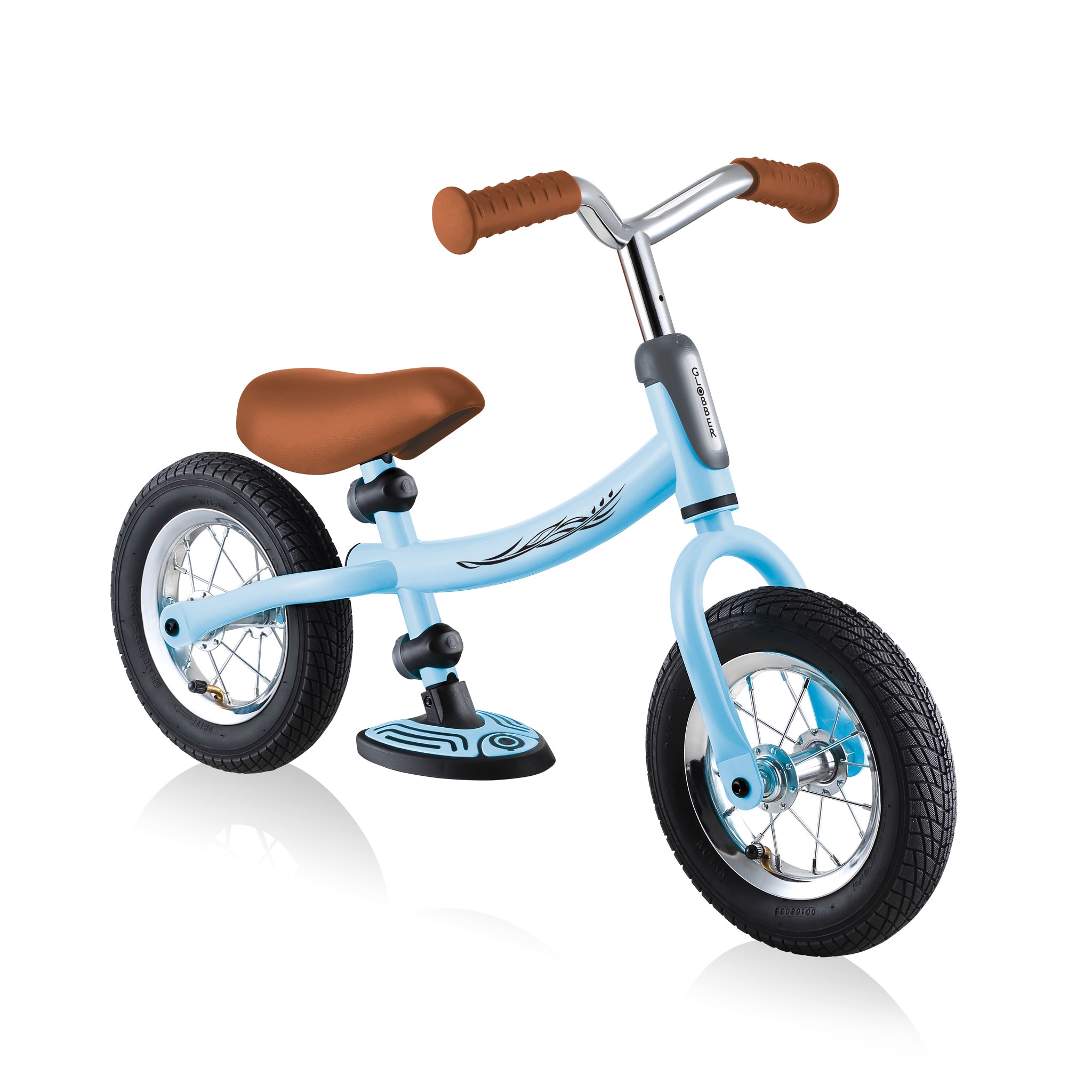 GO-BIKE-AIR-adjustable-toddler-balance-bike-with-reversible-frame 0