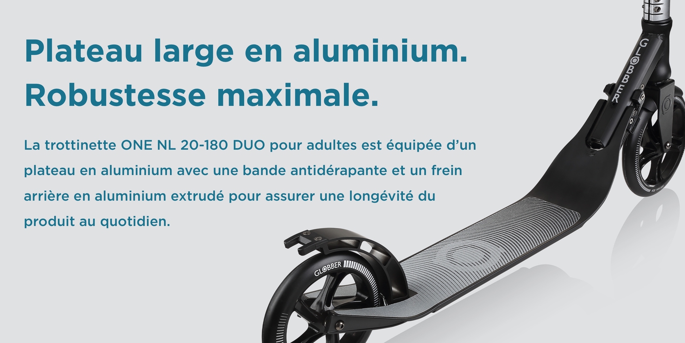 Plateau large en aluminium. Robustesse maximale.