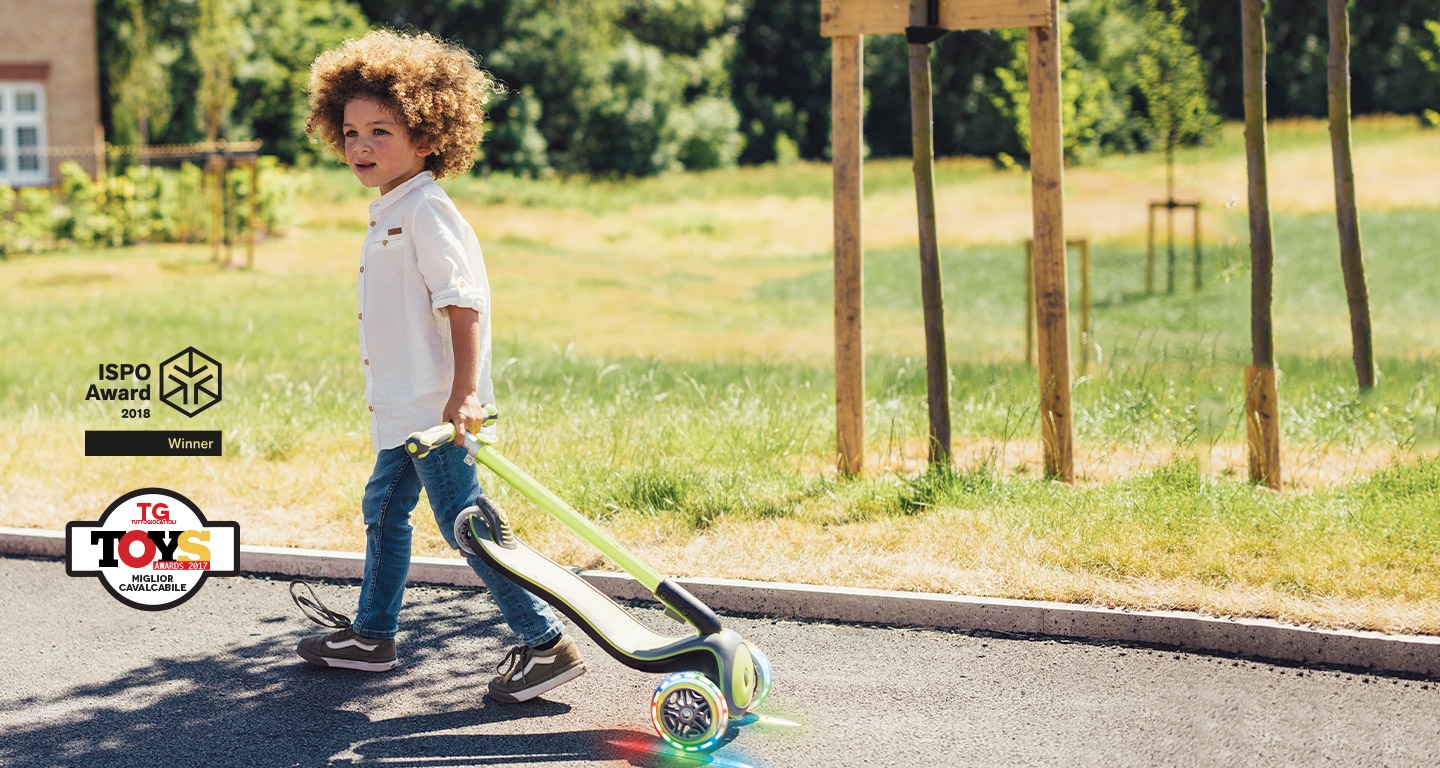 Our DELUXE range of foldable 3-wheel scooters for kids. 