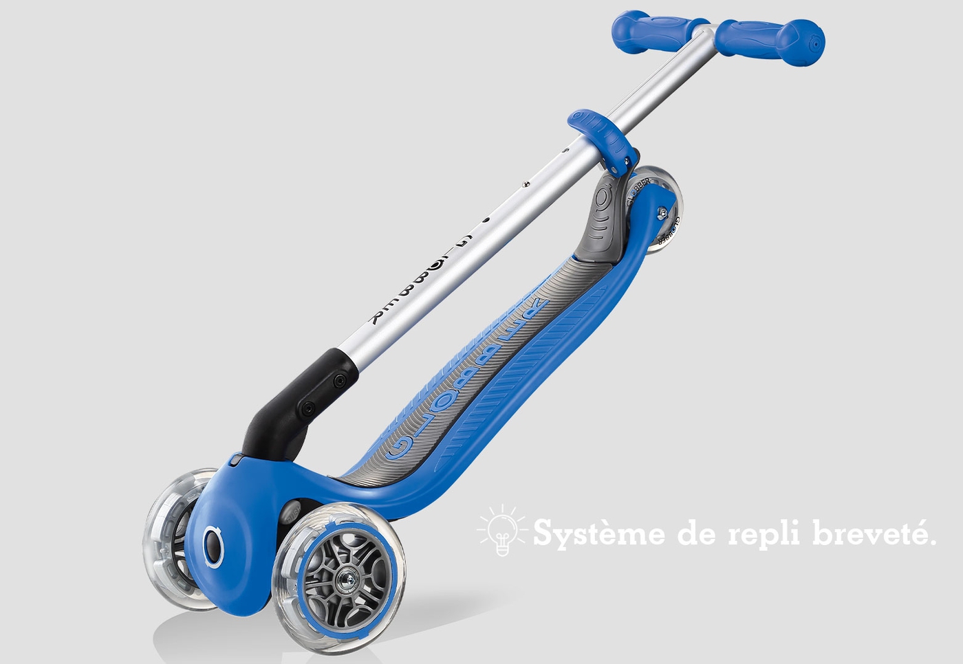 Nouvelle trottinette 3 roues Globber PRIMO FOLDABLE repliée de couleur bleu