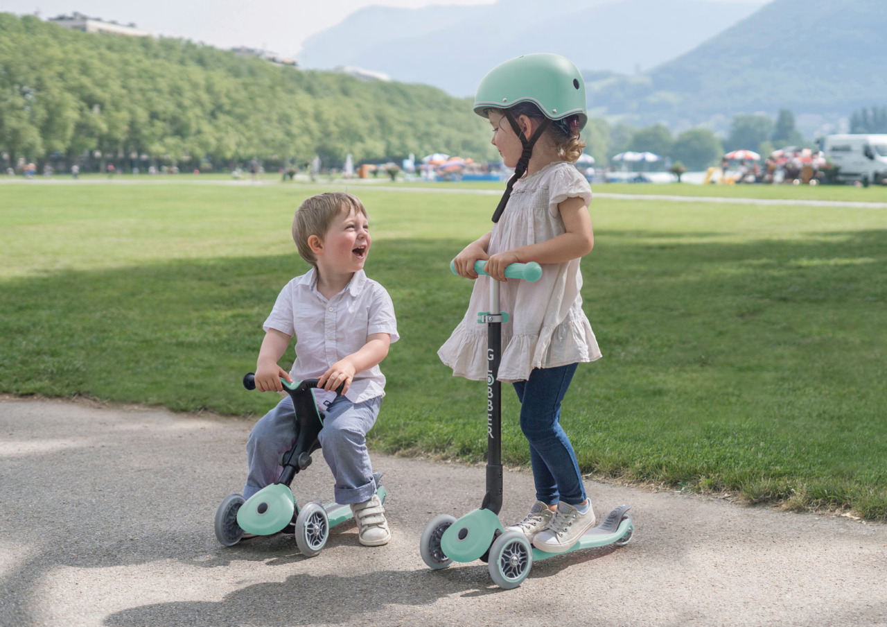 Light Up Foldable Scooter With Seat