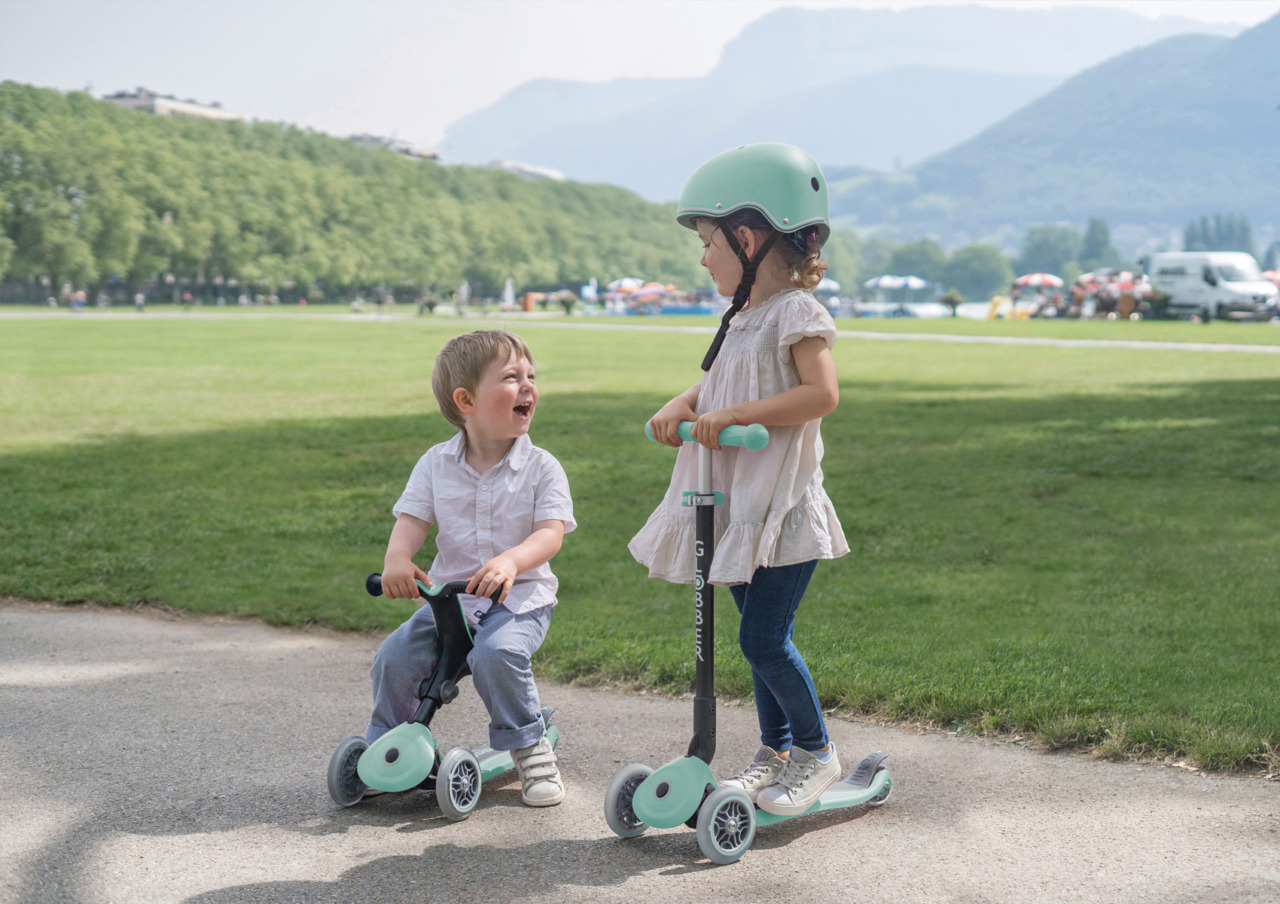Light Up Foldable Scooter With Seat