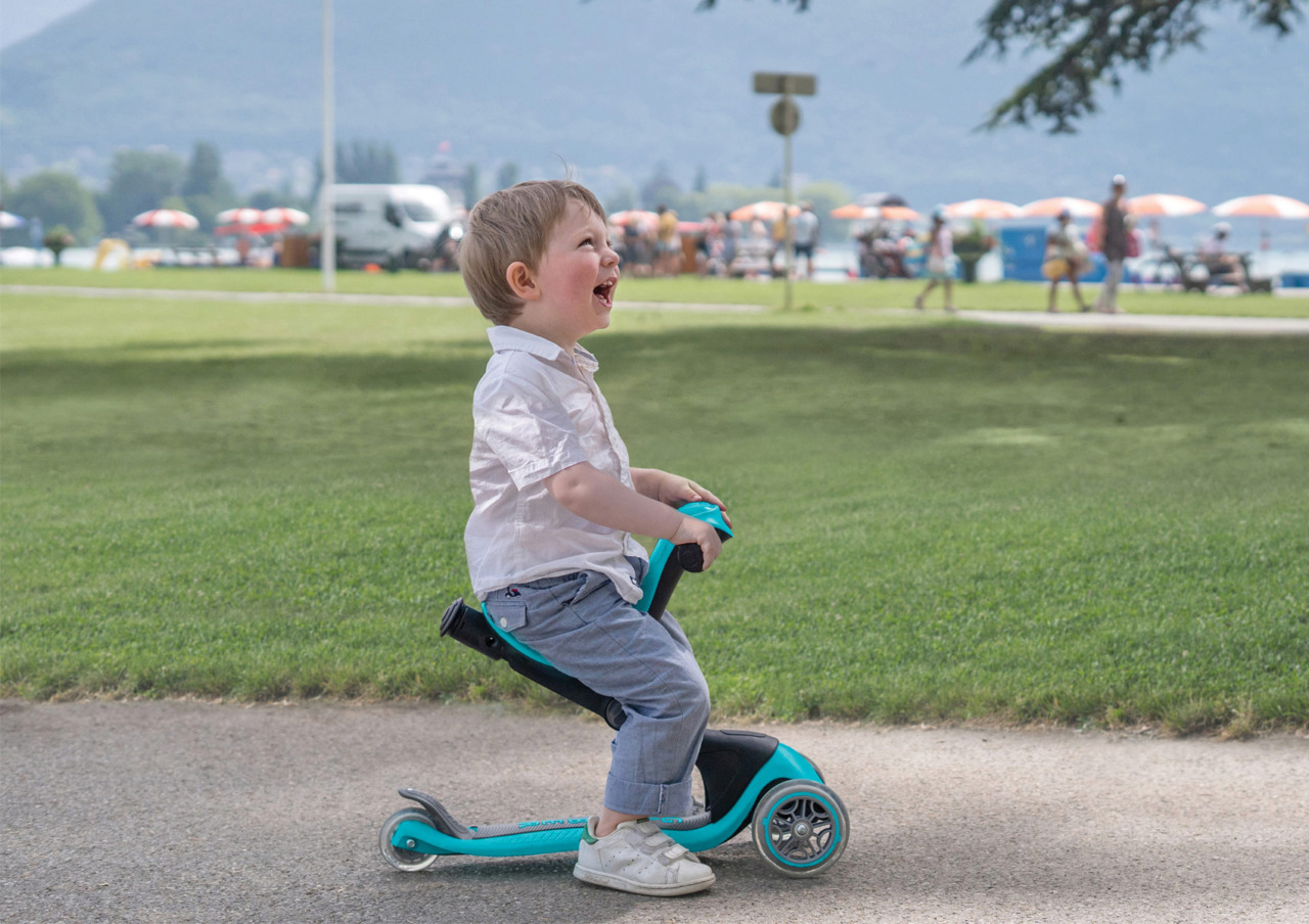 Kick Scooter With Seat