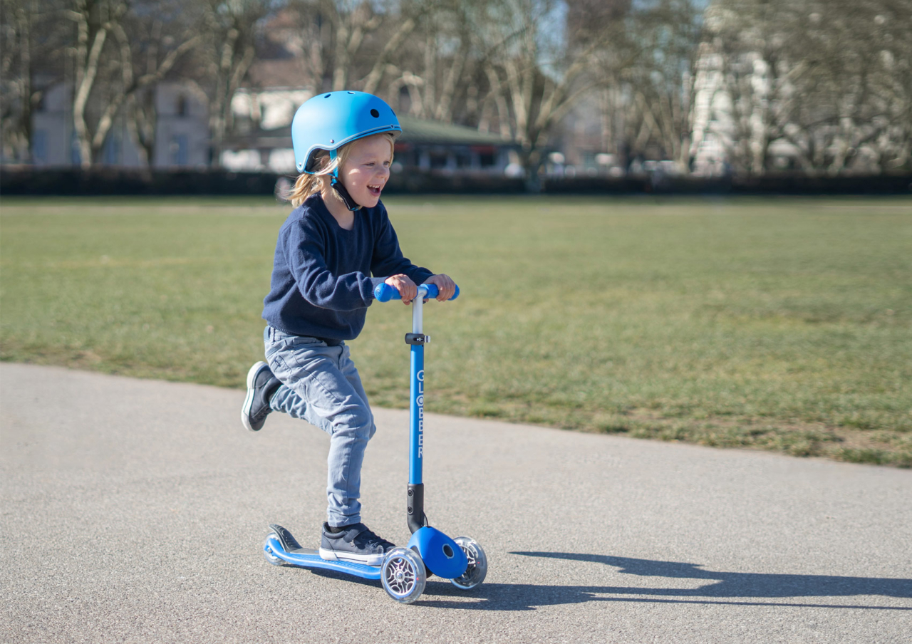 Scooter With Lights On Wheels